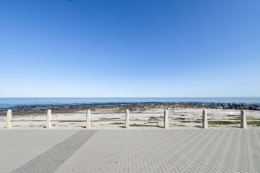 2 Bedroom Property for Sale in Sea Point Western Cape